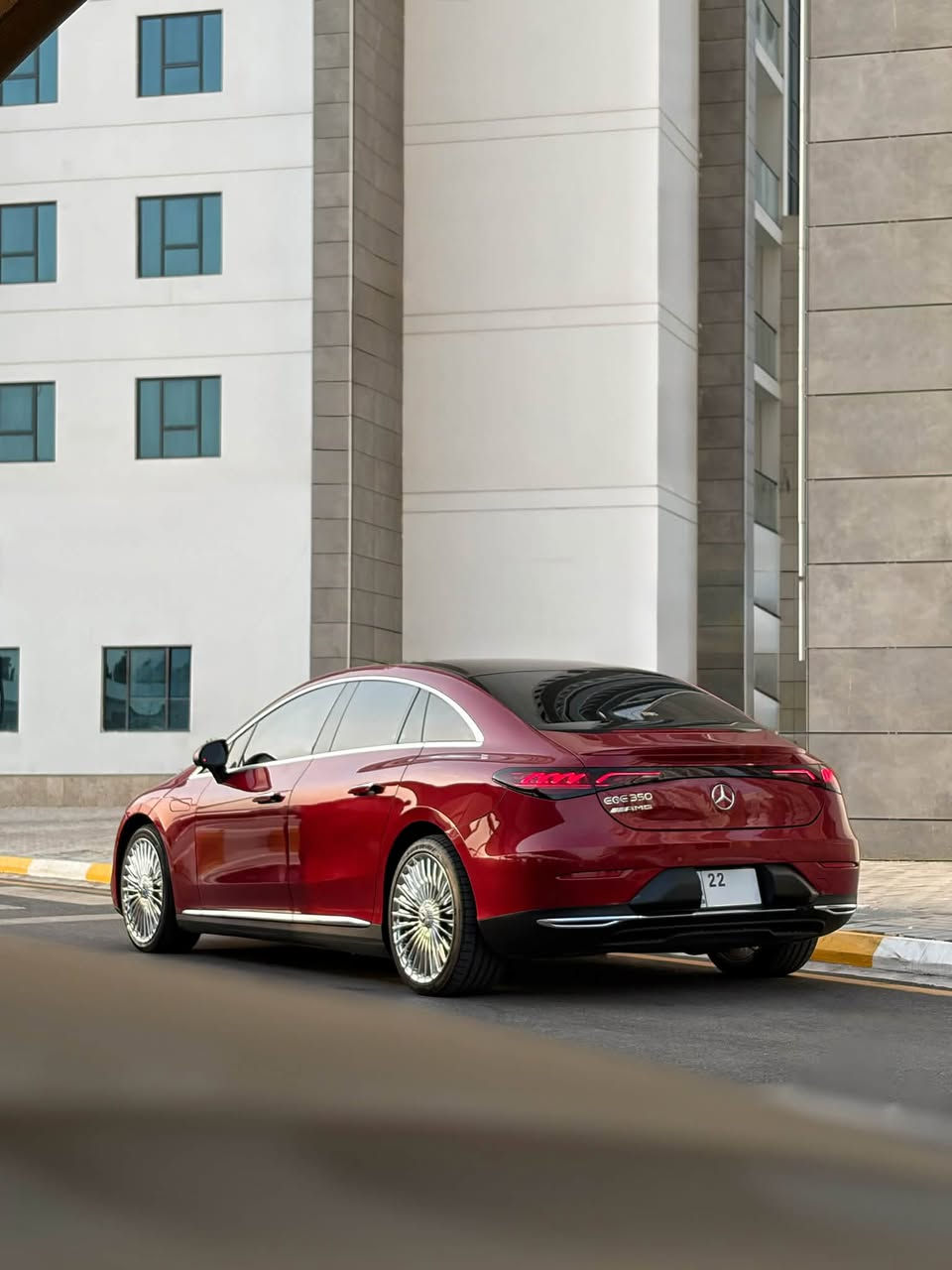 للبيع او للمرواس Mercedes-Benz EQE 350
مرسيدس EQE 350 كهربائية بالكامل 2024 لون مميز 
كهرباء بل كامل بل شحنه الوحدة تمشيك 600_700 كيلو تدعم الشحن السريع وارد امريكي ضررها سخيف جداً سطحي بل صفحه بدون ايرباك 

شاشه وسطيه تدعم ابل كار بلي واندرويد اوتو /سستم صوت سماعات محيطي /بانوراما بل كامل /كاميرات 360 درجة /شاحن لاسلكي /مقاعد اماميه كهربائية بل كامل تدفئة /دخول وتشغيل بدون مفتاح/ اضاءة داخلية 
نظام الملاحة /حساسات اماميه وخلفيه /نظام محافظه الخروج عن المسار /انظمه متقدمه لمساعده السائق وبعد بيها هواي مواصفات 

السعر 365 وبيها مجال 

مكاني بغداد الكرخ قرب مطار بغداد 

للاستفسار الاتصال عل رقم 
 ***********
