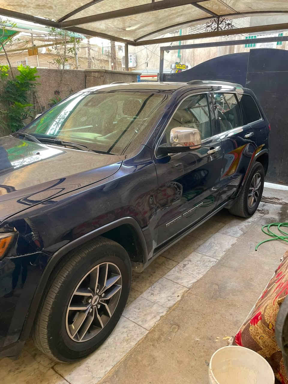 السلام عليكم للبيع جيب ٢٠١٧
فول1/1فول مواصفات السعر١٧٠ 
بغداد حي الإعلام
موبايل/***********

رقم بغداد باسمي 
ماشيه120 الف حاد جاملغ
سونار + صور الحادث بالمنشور
كير محرك مكفول 
مكينه 3600

فتحة بنراما

شاشه كبيره

كشنات جلد+تدفئه 

كشن كهرباء

ستيرن كهرباء

تشغيل عن بعد

صندوق كهرباء

حساس  امامي +خلفي + كامره دواره

رادار امامي جانبي + خلفي +توقف ذاتي

قطعتين تبريد

السياره تخم تاير جديد باتري جديد 

ادامه كامله للمحرك 

مكاني بغداد ، حي لاعلام
