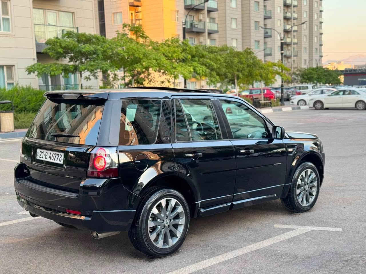 LAND ROVER سعری خوار بازاڕ 
موديل 2014 سفري شه ريكه يه سه ردار ته نها ١٢٦ هه زاركيلو مه تر روشتوه هه قيقي فول مواسه فات به سمه پانروراما ده بل ئه كسل ناو سور بريك به سمه رادار ته حديد سورعه لايد ئه لقه كوشن كاره با كوشن خه زن سه ياره كه ده عامي بو ده عامي بوياخوش شوختو چاليشي نيه هه موو گياني به شه رت نمونه يه له جواني سعري 123
***********☎️
شوێن/سلێمانی
واتس اپ
*********** السليمانية, العراق
