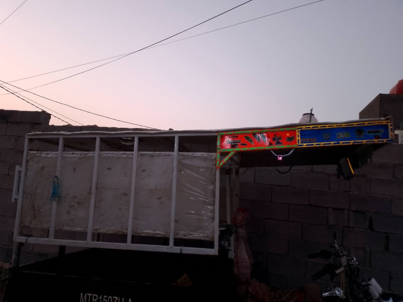 سلام عليكم محجر البيع سعر 225 سماوة وبي مجال لشراي  ***********
@إشارة
