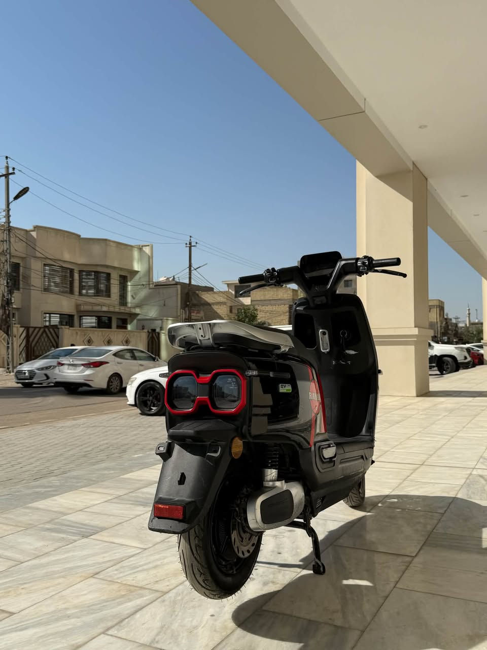 السلام عليكم
دراجه شحن نوع ريان ام عيون
الدراجه ست بطاريات كبار مسطره 38 امبير 72 فولط 
سرعه المشي 60 كيلو متر حقيقي
تمشيك مسافه من 55 الى 60 كيلو بشحنه وحده مسافه كلش حلوه وتفيد الي عنده دوام او شغل بغير منطقه
بريكات امامي خلفي دسك بريك دهن
نضام ABS مانع انزلاق 
نضام الحمايه من السرقه
لايت لد زنون 
سويجين وبصمتين 
صدر امامي جديد 
الدراجه كامله مكمله تاخذها ربع متذب عليها 
بيها ملاحضات بسيطه ممأثره عليها
الدراجه على ايدي بطاريات عقل ملف ماملعوب بيهن ولا مفتوحات
الدراجه عارضها ب675 الف وبيها مجال انشالله 
مكاني بغداد المنصور قرب شقق علي الصالح
للاستفسار الاتصال بالرقم 
***********
