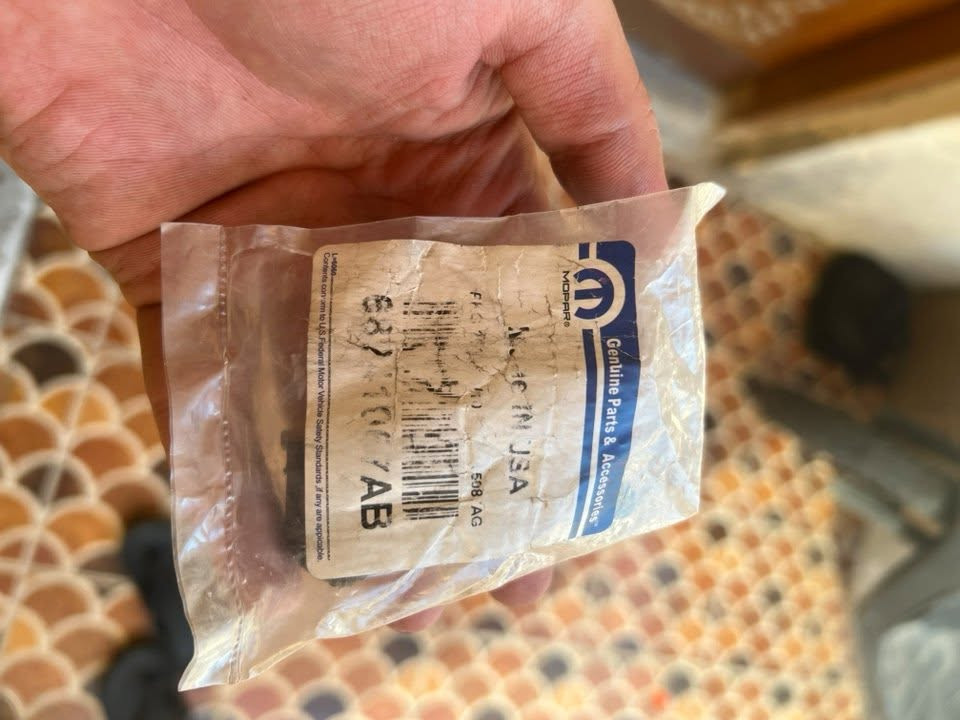 حساس أطار الهواء جارجر شركه موبر الاصلي بدون برمجه هوه يبرمج روحه وي المشي مكاني واسط مركز المدينه الشراي يتصل ويدلل ***********
