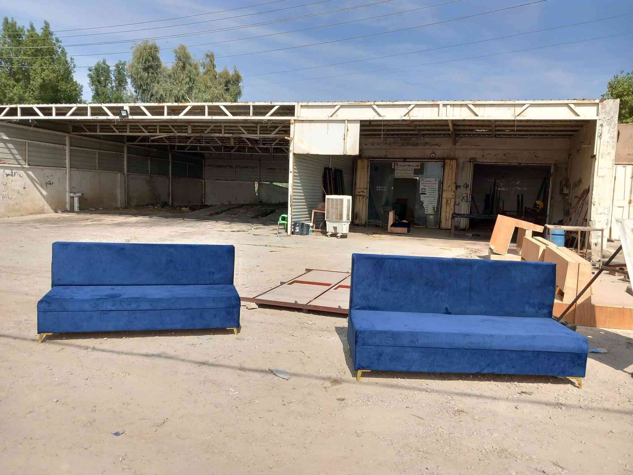السلام عليكم 
ما اشتغل تلزيك الك ولاحفادك 

قارن بين شغلي وبين شغل غيري
وانت احكم 
بالنسبه لشغلي طبقه بورد روسي ١٤ ملم مو بلاويد 
والسير على عرضه بدون تشريح ٤ انج 
طبقه باكملها تتفصل لقطعه واحده من الديوان مو بس مقعد وظهر بعده ما منجز من يكمل 
اعطيكم النتيجه النهائيه 
واتمنى ان ينال رضاكم 

ديوان قيد الانجاز ٢٥ متر

نص مكتوب في الصور:
- شغل غيري