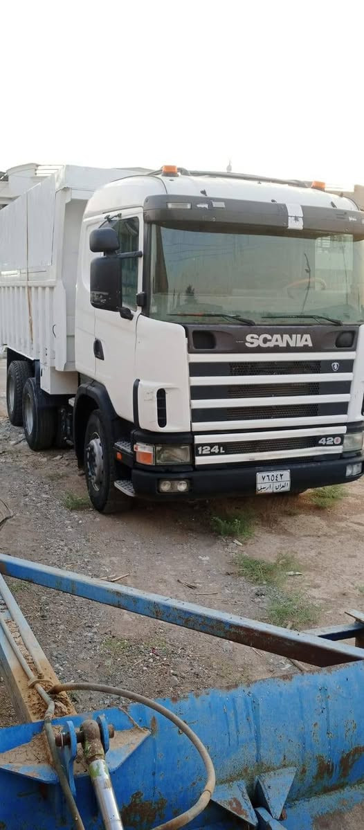 سكانيه بومه ٢٠٠٤للبيع
فول موصفات سياره ما مشايه كاتي مرقم واكف 
سنويه ساقطه 
بودي لا محمل حصو ولا رمل  
سياره خير من الله 
سنويه ساقطه  سكس ويل دبل قمراه 
مجموعه فالغو 
لاستفسار  ***********
