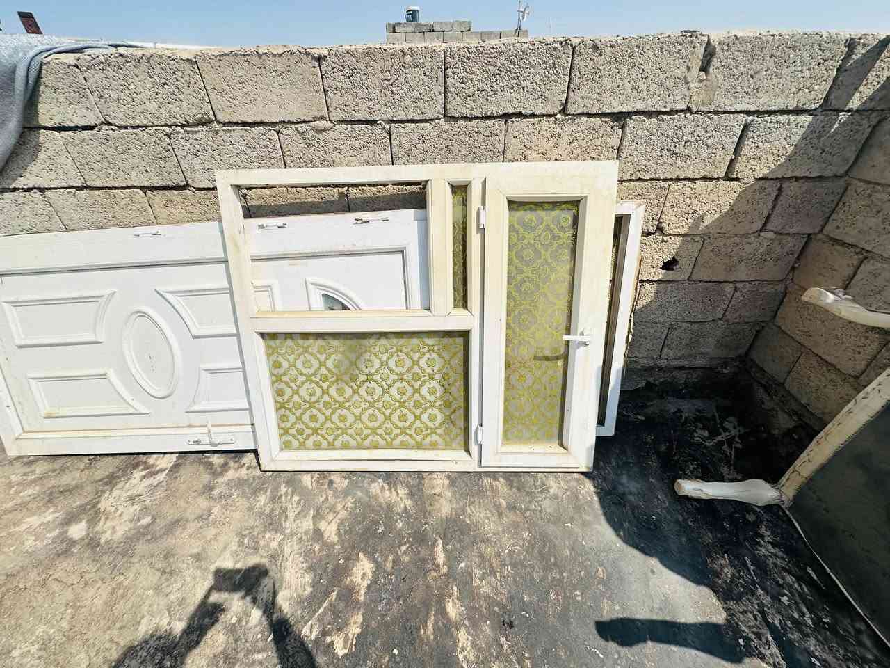 سلام عليكم قاطع بي في سي عرض 2.70 مع الباب وارتفاع2.80+شباكين واحد ارتفاع 1.14 وعرضه 1.47 والثاني عرضه 140 وارتفاعه 120 مكان ديالى بعقوبه بهرز باقي التفاصيل اتصل وتدلل 
***********
