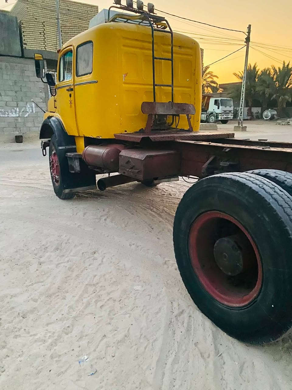 للبيع اقجم موديل 80سياره بدون رقم***********
