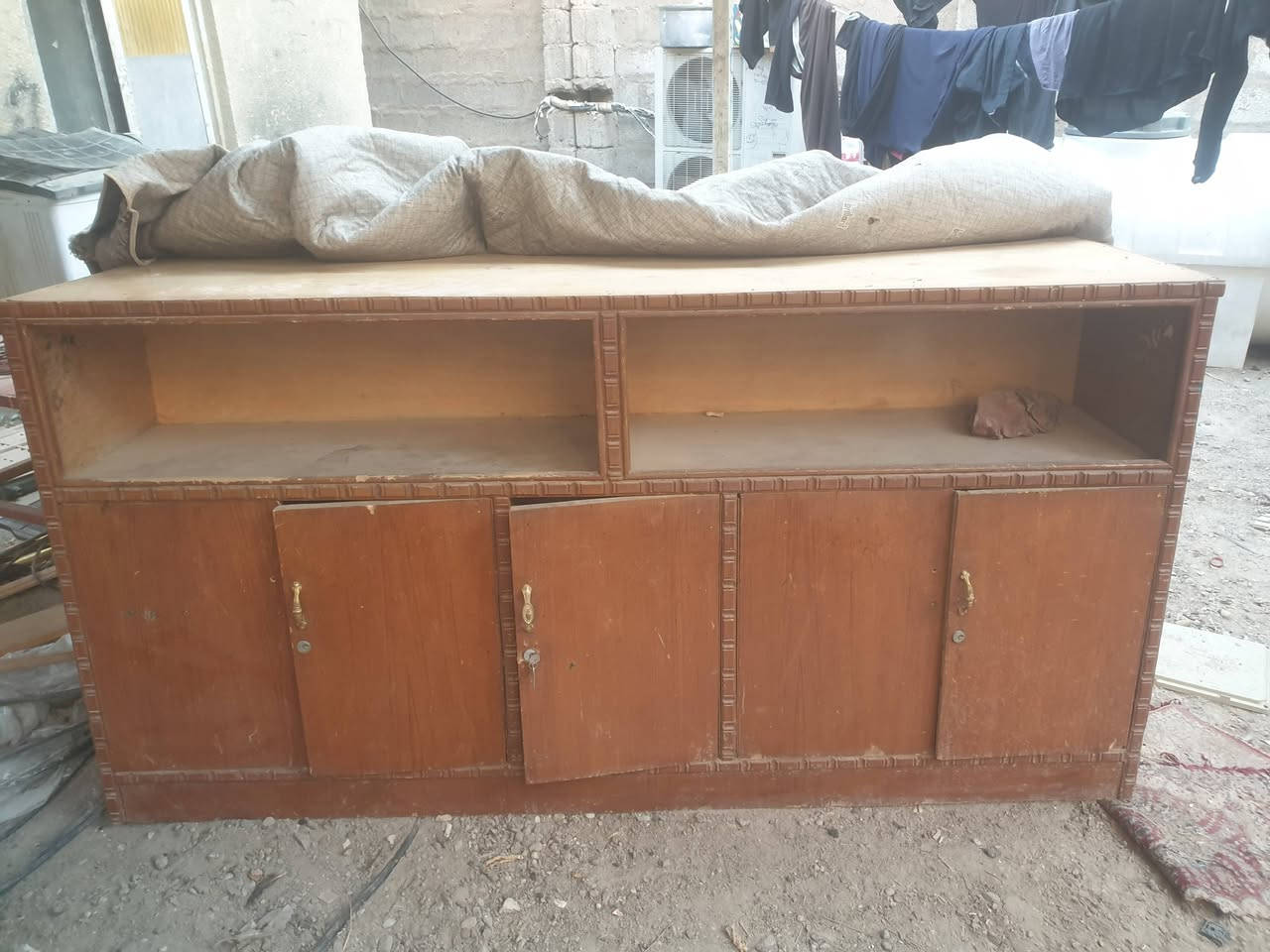 بوفيه مستعمله ونظيفه سعرهه 135 وبيهه مجال
كنتور مستعمل ونظيف مفصخ سعره 165 وبيه مجال رقمي ***********
