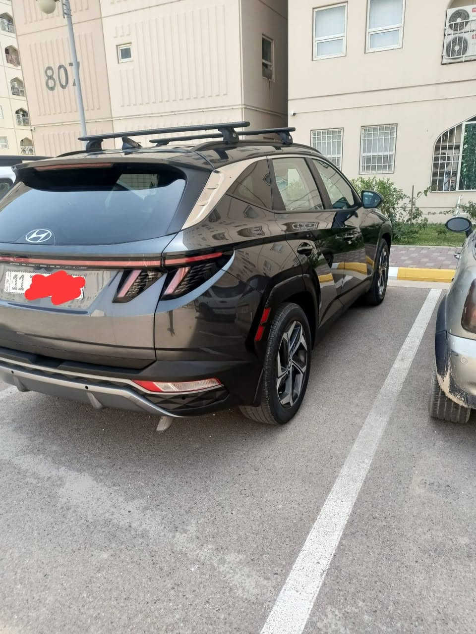 سلام عليكم توسان موديل 23رقم بغداد معوقين تبيل قبغ جنطة بارد بعيد فول مواصفات سعرة 169بيهامجال***********

نص مكتوب في الصور:
- BIDCARS