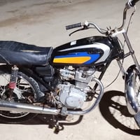 دراجة للبيع كلك مثل ما موضح بالصورة السعر 250 رقم الهاتف 07733608650