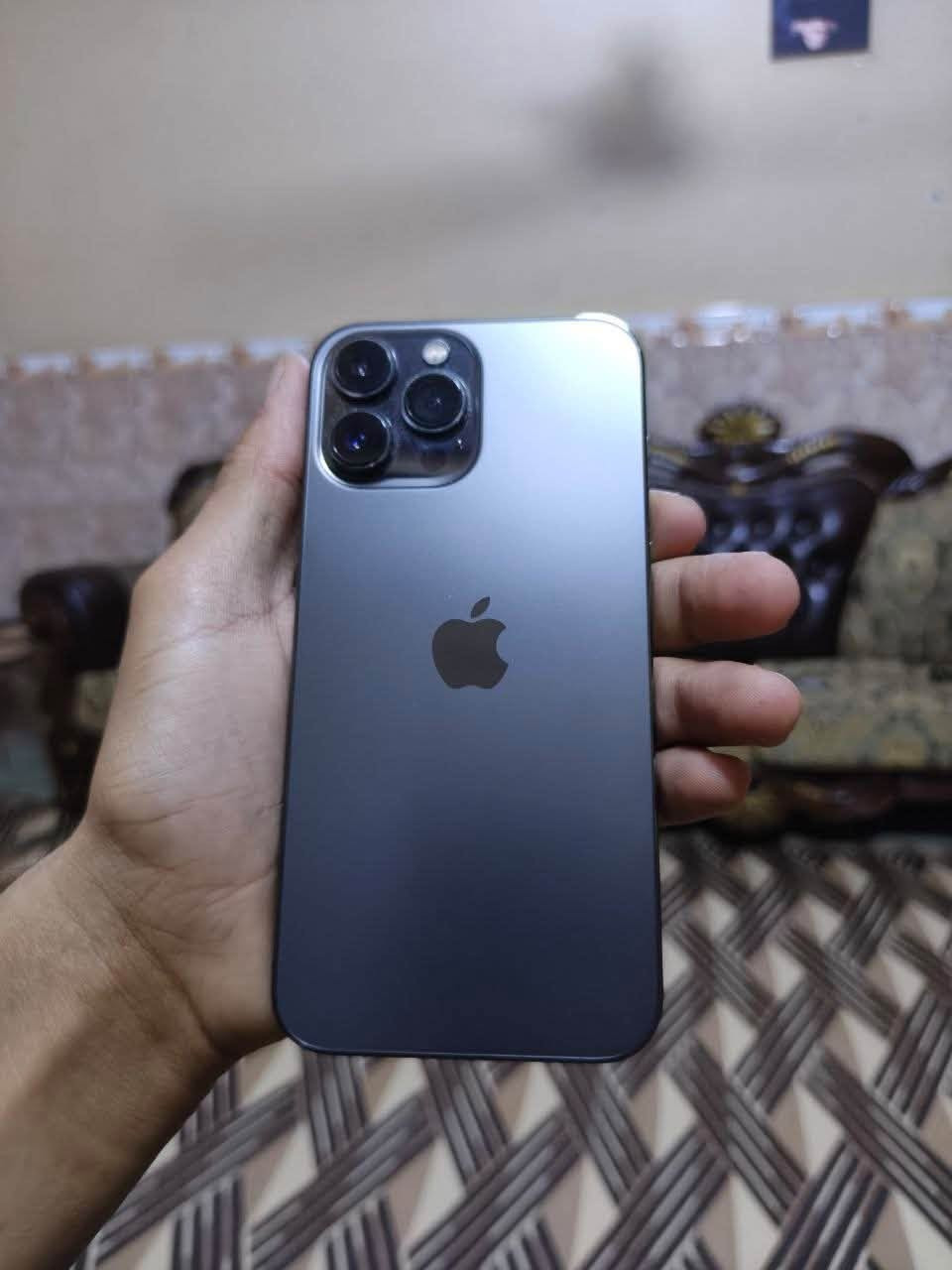 13 pro max
الجهاز قوي جدًا ونظيف

الجهاز نظافته تقريبًا 95%، مشتريه قبل سنة من شركة الهاجر، والجهاز استخدامه نظيف وما متعوب.

قبل أسبوع تعرض لسقوط وتم تبديل:

• الشاشة - جديدة ونوعية جيدة لكنها غير أصلية.

• البطارية - جديدة افضل نوعية موجودة بالسوق من

Estore شركة

• الكاميرات - أصلية.

ملاحظات الجهاز بكل وضوح:

• توجد منطقة محددة من الشاشة لا تستجيب للمس.

• زر الباور لا يعمل، لكن يمكن تشغيل وإطفاء الجهاز من خلال النظام بشكل طبيعي.

• باقي الجهاز يعمل بشكل طبيعي.

• لا يوجد تقطيع أو تعليق أو مشاكل بالأداء.

• الجهاز قوي جدًا وممتاز للألعاب.

• الجهاز على إيدي واستخدامه نظيف.

السعر: 375 ألف دينار

يوجد مجال بسيط جدًا للتفاوض للشاري .

الرجاء عدم المراسلة الموشراي المبالغ جميع ملاحظات الجهاز ملاحظات الجهاز موضحة بكل صراحة.

‏السعر350 وبي مجال للشراي
*********** واتساب
