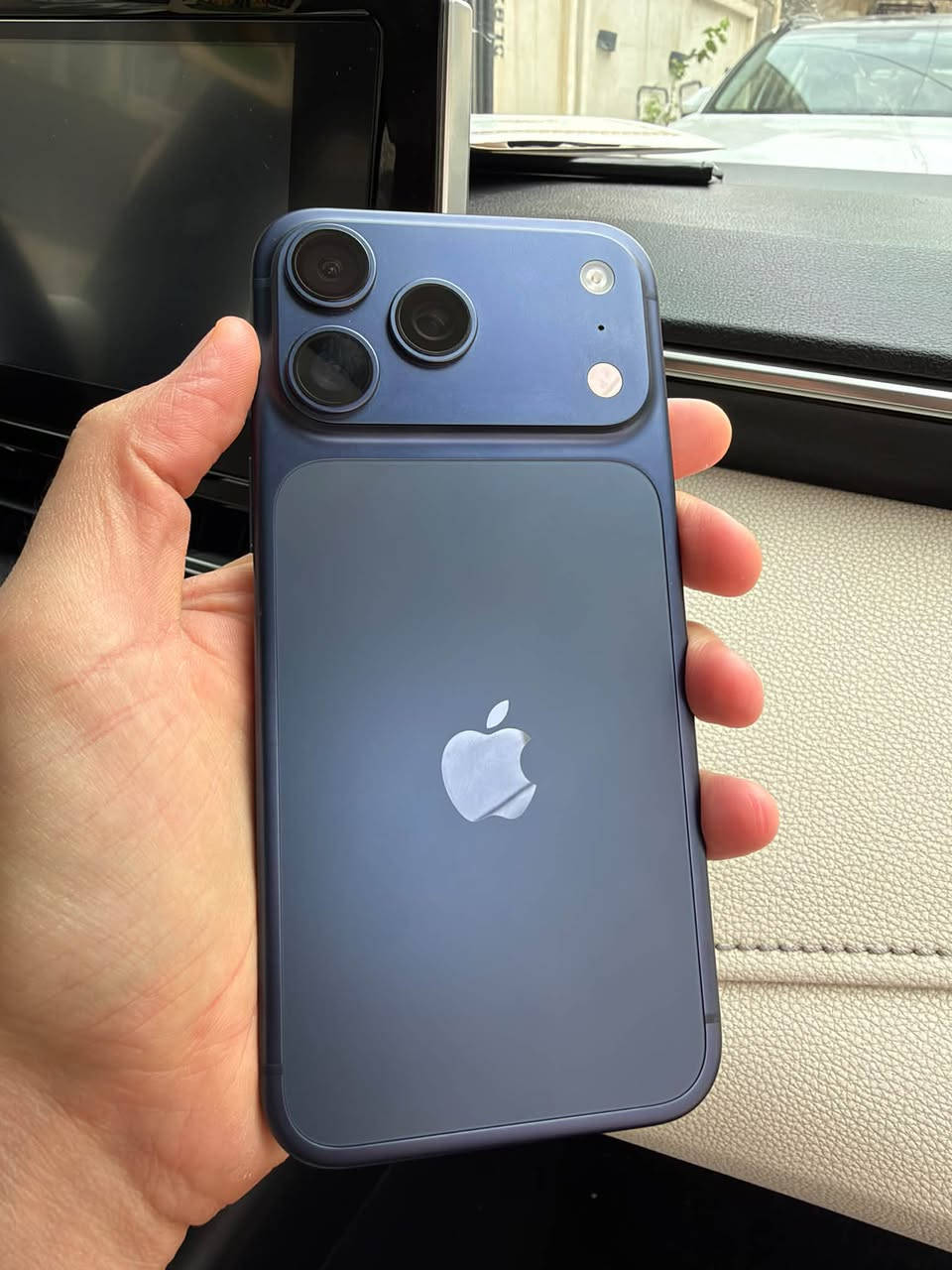 iPhone 17 pro max
الذاكره : 256GB

النظافه : 100‌‌‎%‎شخط مابي 

الملحقات : كامله 

البطاريه : 100‎%‎🔋  

الدورات 47  🔂

النوع : ماستر شريحه فعليه 

بغداد الدوره 📍

***********
