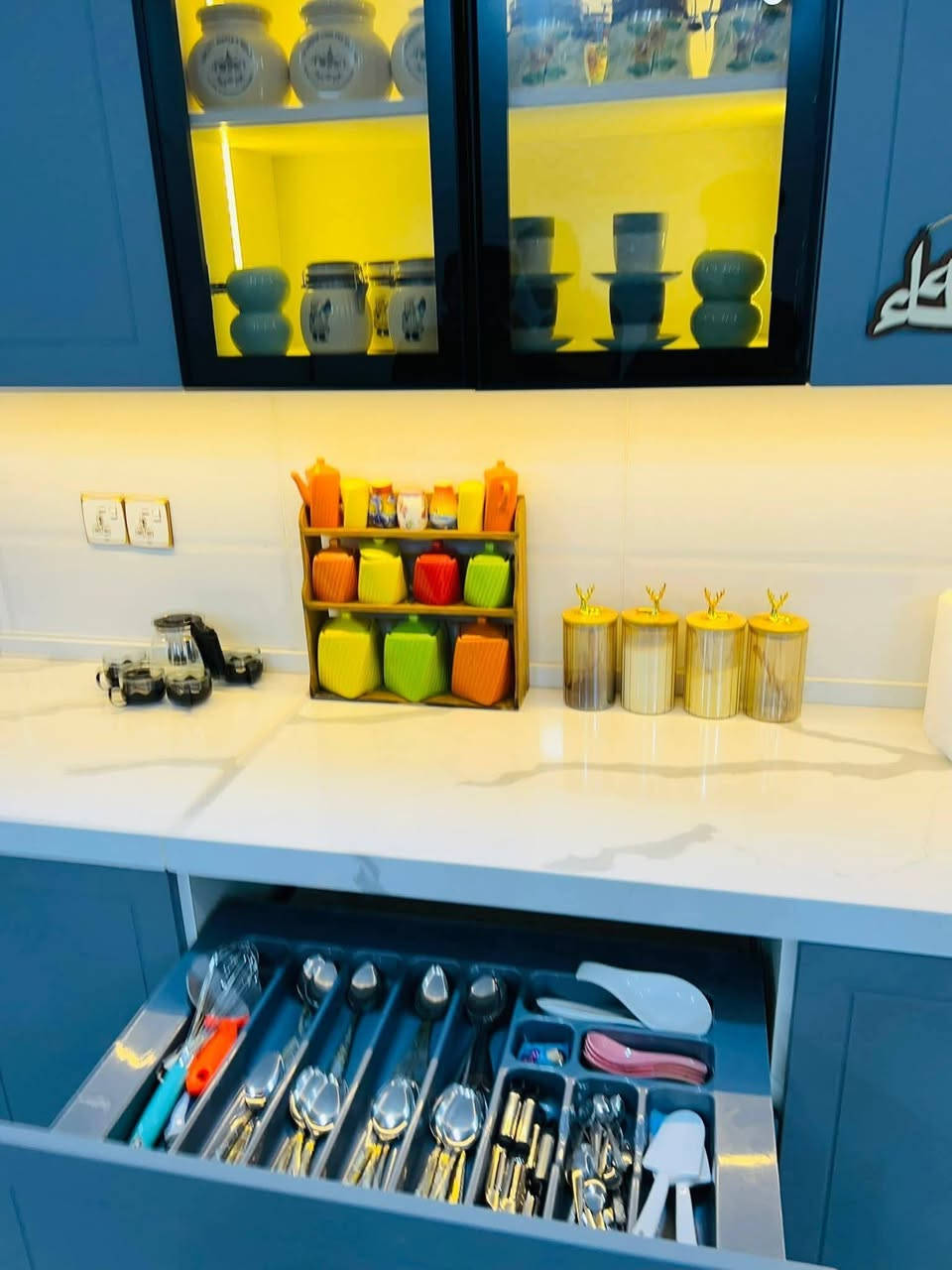 كاونترات HDF • شبابيك سلايت • المدحتية