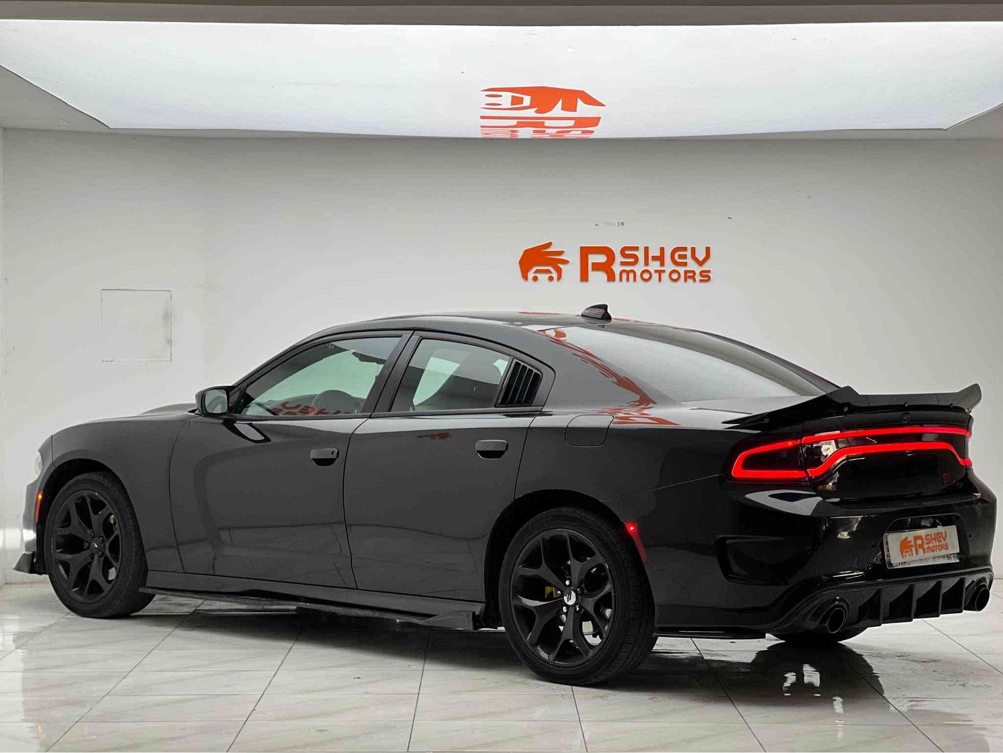 Dodge charger 2019 GT
دودج جارجير 2019

 مواصفات GT  
عليها غرامات ١١ ورقة تنزل من السعر 

مكينة 6 سلندر حجم 3.6لتر 
ضرر السيارة ثلاث قطع صبغ   

رقم الشاصي موجود ويه الصور …
وبسعرررر  ($18,000)

مكان السيارة ….

معرض ارشيف _R-shev دهوك
رقم 51 من معارض التيرمينال

***********
*********** دهوك, العراق
