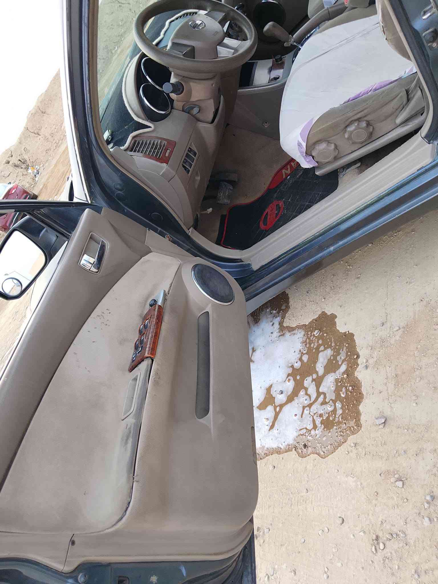 السلام عليكم نيسان لتمه مديل 2007سياره حداديه جديده تخم تاير تدفئه تبريد عوزه كمبريسر فقط  بيها جراد خفيف المكينه بيه صوت زنجيل مكفوله من الضربه القويه والعيب الشرعي والاصوليات رقمه نجف انكليزي مكانه ناصريه شطره السعر 37وبيها مجال رقم صاحب السياره ***********
