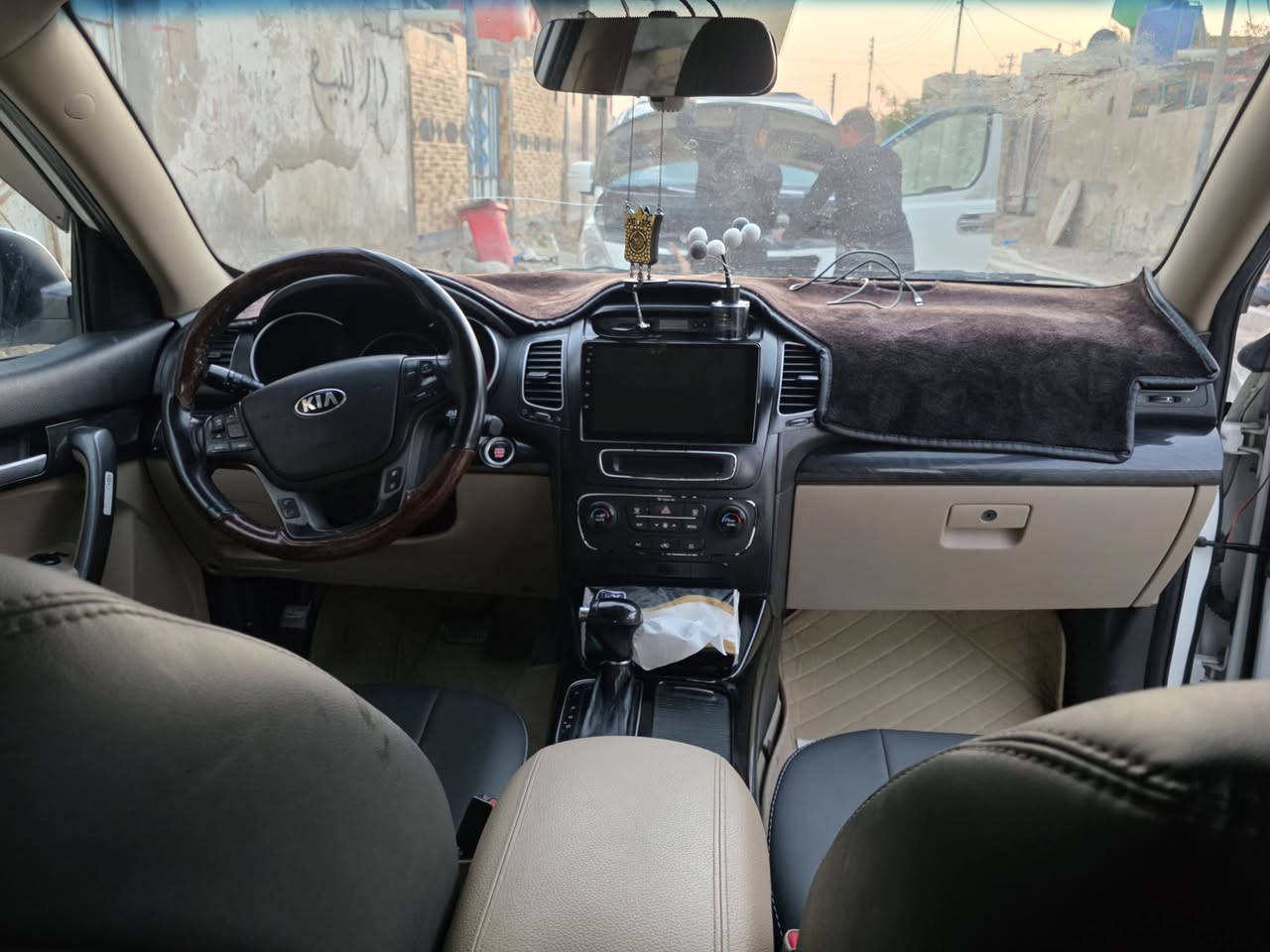 السلام عليكم
تحيه طيبه
للبيع كيا سورنتو2015   🚗
✅#سورنتو موديل 2015 خليجي  مكفوله السونار مرفوك بلمنشور  
✅#المحرك: (4سلندردوش)
✅#رقم السياره بصره 
✅#مكان السيارة :البصره القرنه 
✅#المواصفات الكاملة: فووول عده #بنوراما
✅بصمه +دوشمه كشنات +ارضيه
✅#سعة 7 راكب مع تبريد 3 قطع
✅#حساسات أمامية وخلفية
✅#كشن السائق كهرباء
✅#إشارات بالمرايا + مرايا شفط
✅#إشارات ترحيب بالدوسة وفي الأبواب + إضاءة LED بالأبواب
✅#تحكم ستيرن 4 جهات
✅#إضاءة LED خارجية امامي وخلفي
✅#السعر 153  وبي مجال
✅📞👇🏻👇🏻 #للاتصــال_أو_المراسـلة
#واتساب ***********
اتصال 👈
