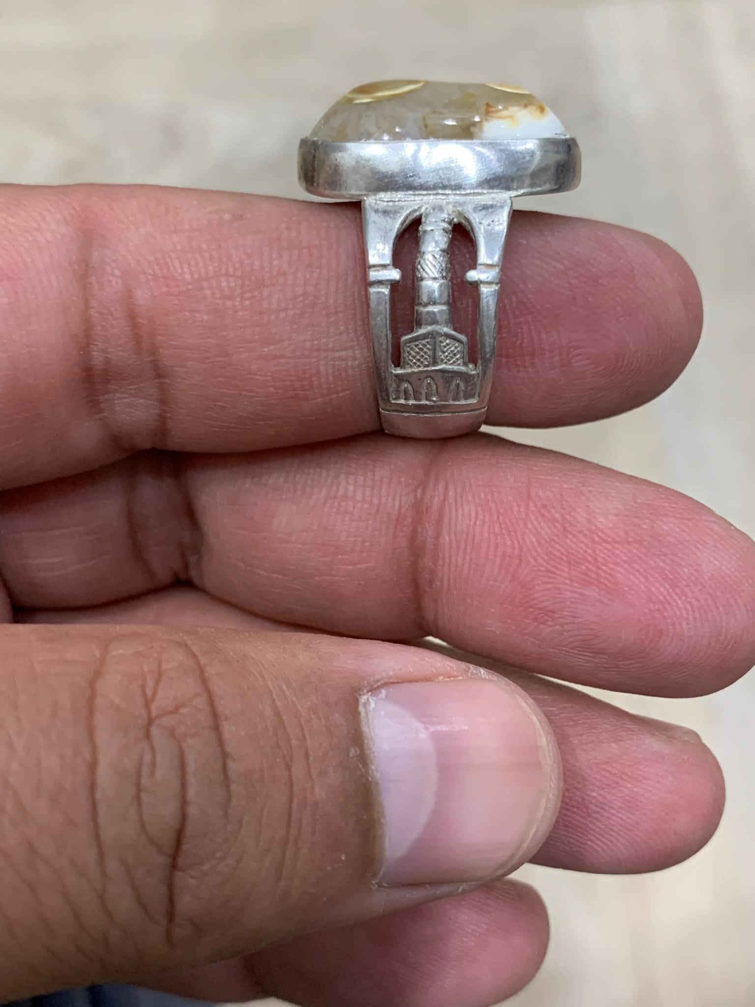 السلام عليكم خواتم عدد2سليماني عطف خواتم جميله ثنينهم ب125وبيهن مجال المكان بغداد الزعفرانيه ***********
