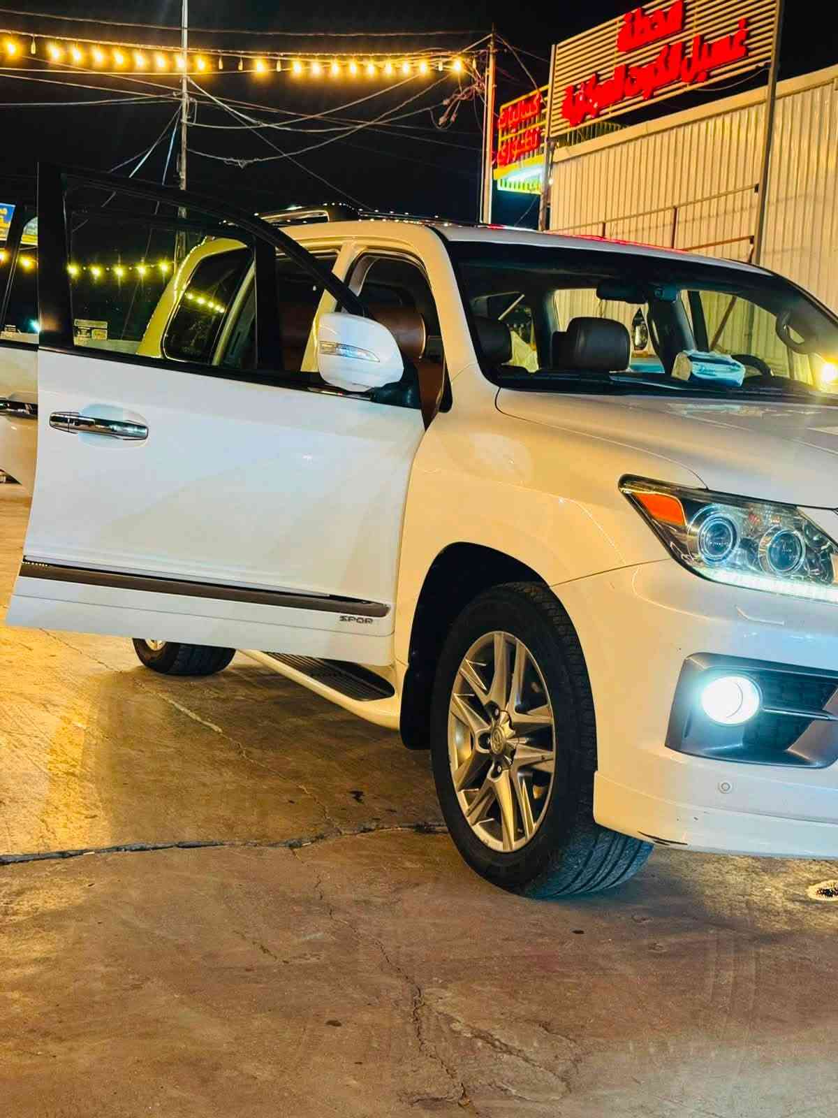 للبيع لكزس موديل ٢٠١٣ رقم بغداد كفاله عامه حتى الدعاميات عدا بارد بسيط ع كد اصبعين
السياره بريم فول الفول ١/١ داخل قرميدي
ماشيه ١٢٥  الف حقيقي
السياره نظيفه وجديده جدا

مكان السياره محافظه واسط / الكوت مركز المدينه 
السعر ٣٣٥ قفل

للاستفسار ***********
