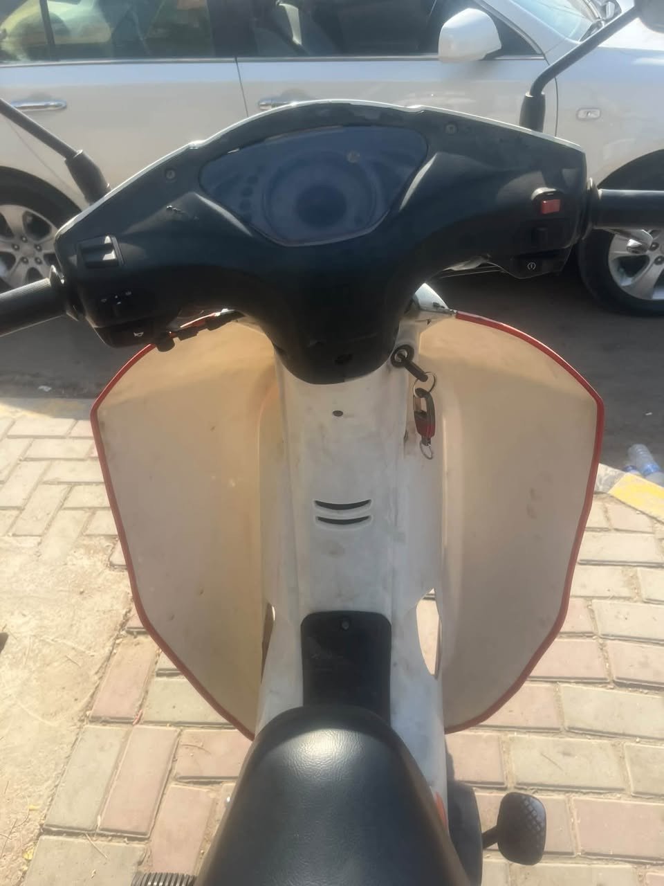 علا بركة الله موطور سلفيز للبيع نضيف لك كامل مكمل موطور بلادي مكينه ممفتوحه ٦٥٠ وبي مجال ٠***********
