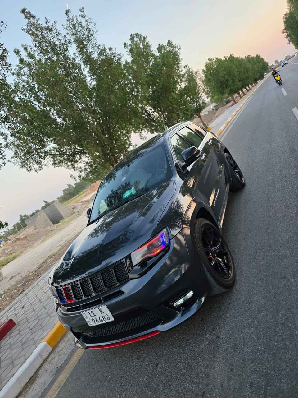 جيب ١٦ خليجي فول صبغ جاملغ  فقط تبديل بنيد رياضي بدون دواخل 
سياره جديده محرك ٨ جديد ٥٧٠٠ 
مواصفات 
كير طياره 
مري قلاب 
جنطه كهرباء 
بنراما 
فول واحد ع واحد 
بيع او مراوس 
السعر ١٧٧ بي مجال حك الجيه 
العنوان ديالى بلدروز *********** بلاد رز, ديالى
