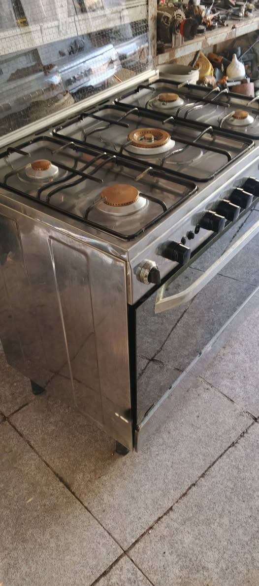 طباخ فريش مصري 5 مشاعل
السعر 240 ألف بي مجال قليل 
العنوان بغداد البلديات الضباط بظهر مدرسه زين القوس 
تواصل خاص او اتصال ***********
