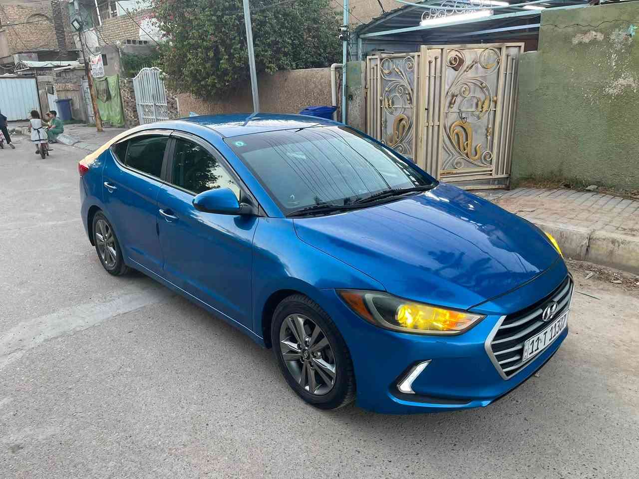 النترا 2017 امريكي 
حادثها شبر من البنيد فقط  و سونارها موجود  
مكينه 2000 دوش گير AT 6 سرعات 
سياره فول عدى الفتحه 
بصمه 
اشاير بالمري 
نقاط عمياء 
مثبت سرعه 
تحكم ستيرن 
كشنات تدفئه 
منضومه تبريد كامله جديده 
تايرات جديده 
السياره كامله من كلشي گير و مكينه مكفول 
السياره ما بيها اي نقوصات 
رقم بغداد 
تحويل مباشر السياره ب اسمي 
 السعر تواصل وياي على الرقم   
و هذا رقمي 
***********
