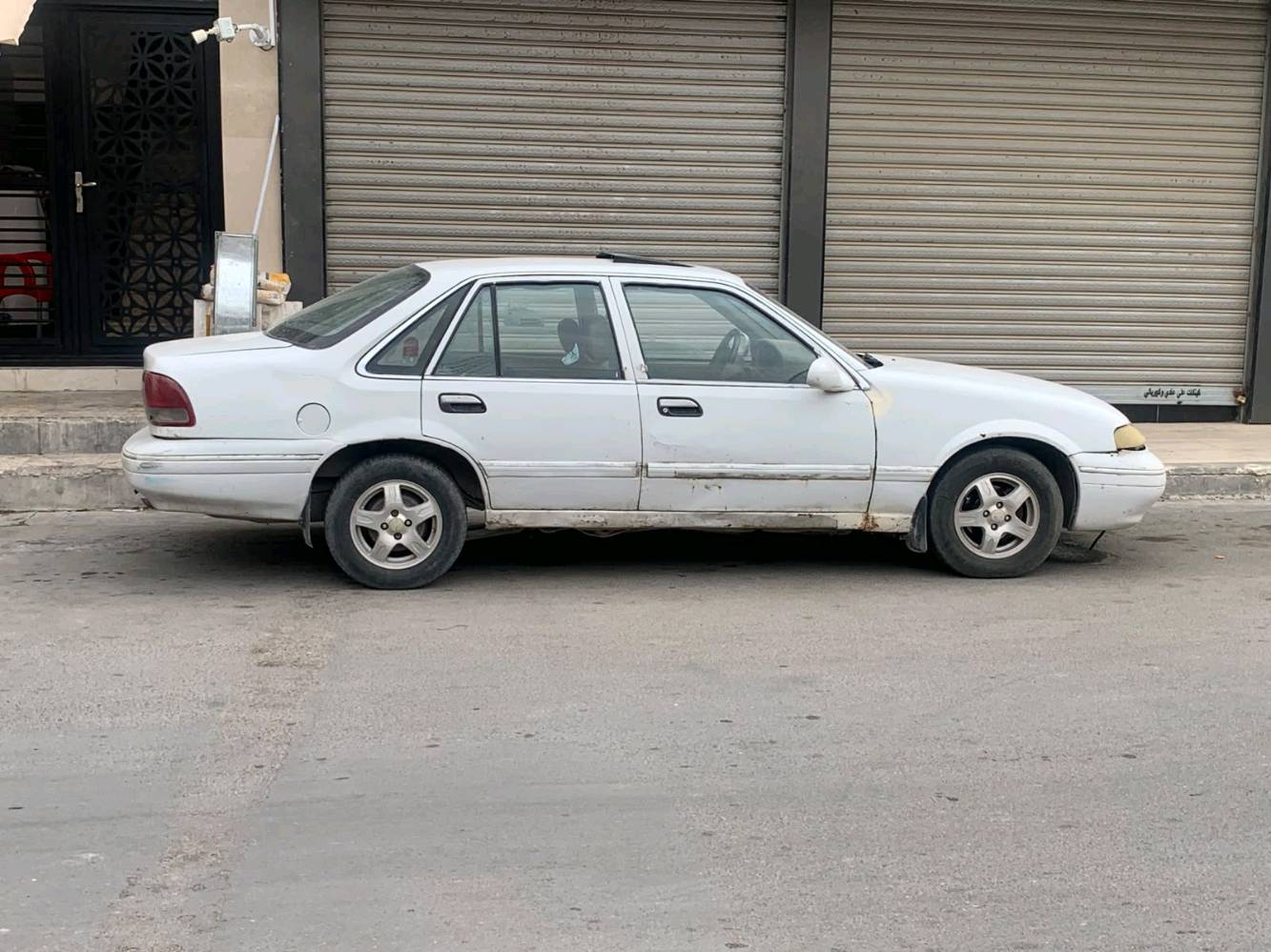 تفاصيل السياره 
محرك تبخير الباقي نواقص بسيطه
مثل يده مال باب فالته كيلون مال صندوق كير خير بركة سيارة شغالة سعرة 28 بيه مجال ***********
