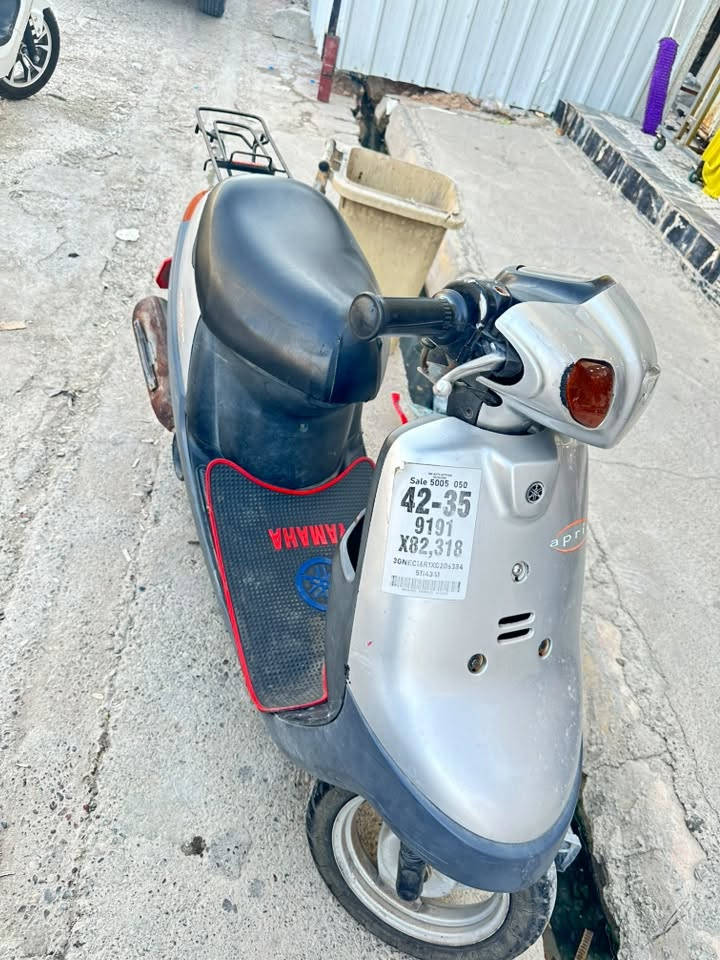 ماطور بوتين نضيف حيل بس قبغ الهندر مفتوح
كلو شغال ما ناقصو اي شي   400 الف  

مكان حي النور  

رقم الهاتف. ***********
