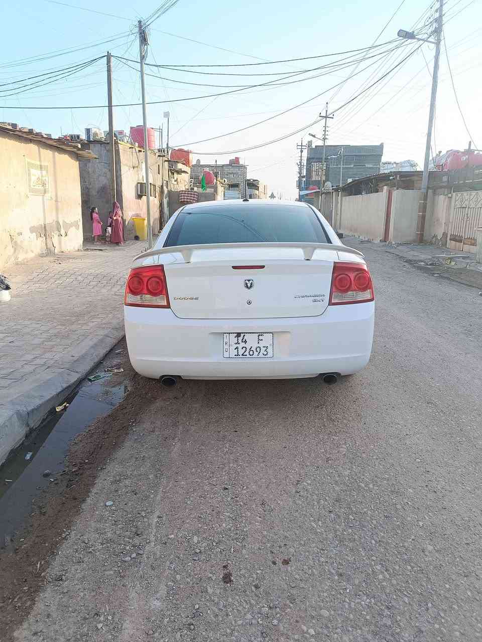 السلام عليكم 
جارجر مديل 10
سياره كفاله بيها بارد فقط
بسمي رقم نكليزي
حداديه جديده
تبريد ثلج كير مكينه خير من الله
رايدها ب110وبيها مجال
رقم الهاتف. ***********
