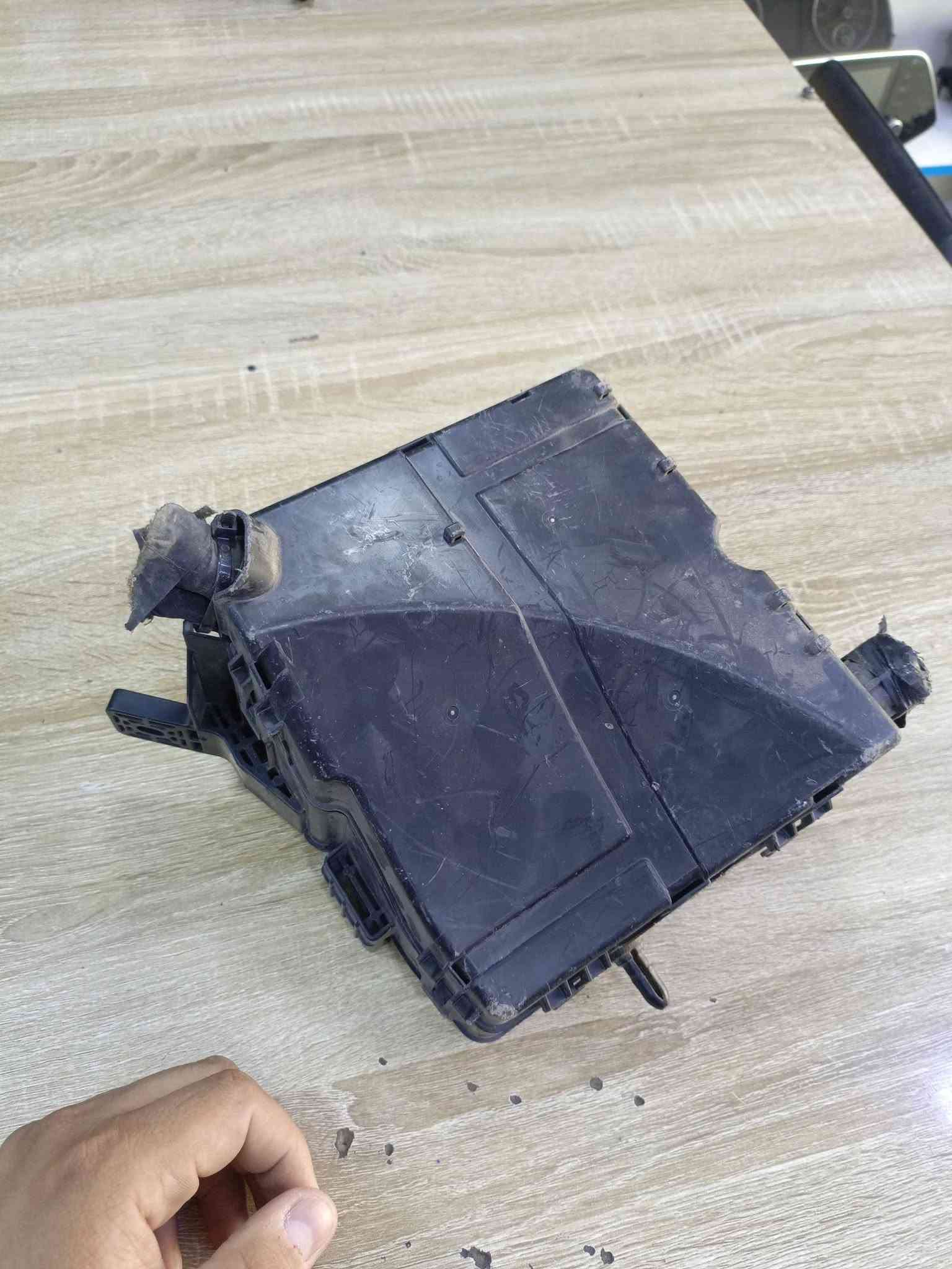 السلام عليكم 
كهربائيات عامه فقط هونداي كيا وارد الامريكي والخليجي

قواعد فيوزات خارجيه
كيجات الخليجي والامريكي
كنترول تبريد الخليجي والامريكي
قواعد فيوزات  الداخليه الخليجي والامريكي
ضفيره محرك الخليجي والامريكي 
شاشات 
لاستفسار واتساب 
*********** او ‏‪***********‬‏
