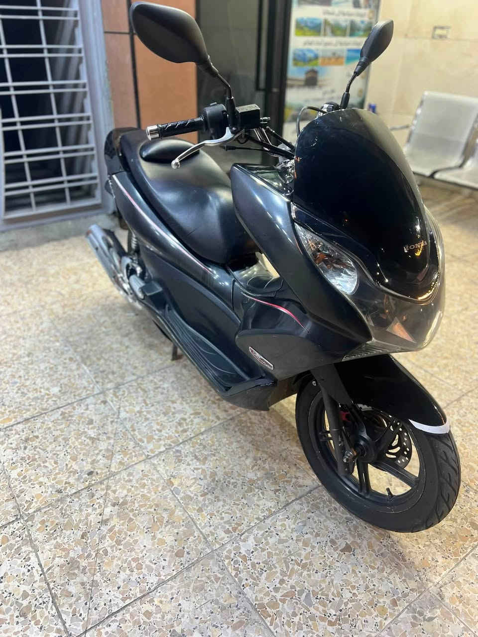 دراجه pcx  جيل اول مكينه  150
دراجه حته اوراق معرض موجوده ابو كيان بشارع الضلال 
ماشيه (28) الف 
  دراجة  كلها ابلاديه كفرات بلادي بلادي شرط النضافه دراجهة مال رمبه المديل 2016 ماخذها رمبه  يعني مو مال شارع دراجه 
حساس ازدحام سويجات ٢ الدراجه كفاله عامه الدراجه على ايدي شوفت عينك ياباني الاصليJF جديده مكاني 
بغداد  المنصور    السعر ١٤٥٠ وبيه مجال قليل 
اي استفسار 
***********

