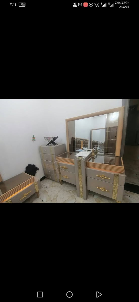 السلام عليكم غرفه للبيع مامستخدمه ابد السعره مليون الشراي يراسلني وتساب اويتصل ***********
