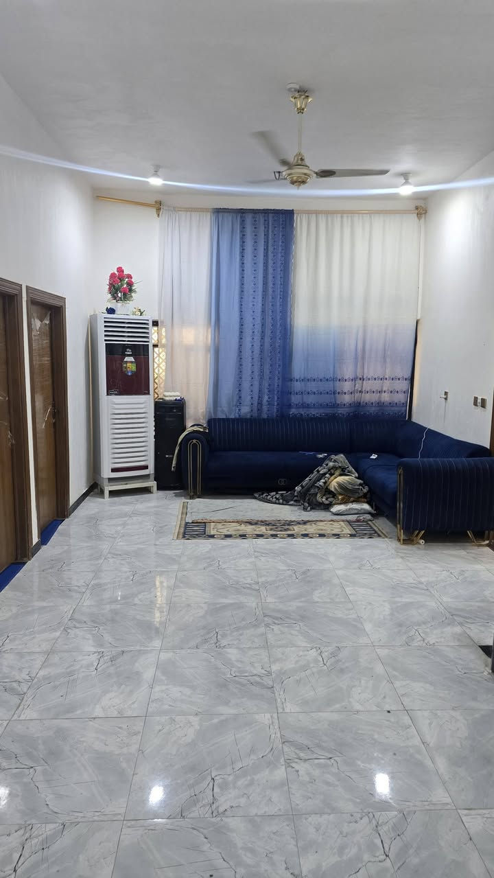 دارسكن وقف سني اصولي مسجل المساحة 210متر العنوان بصره أبي الخصيب منطقه ابو كوصره  يتكون بيت من غرفتين ودواني وصاله ومطبخ وصحيات داخليه وخارجيه وكراج يوسع سيرتين  بيت حديث سكف كونكريت مسلح سعر 68مليون الاستفسار أكثر اتصل ***********
