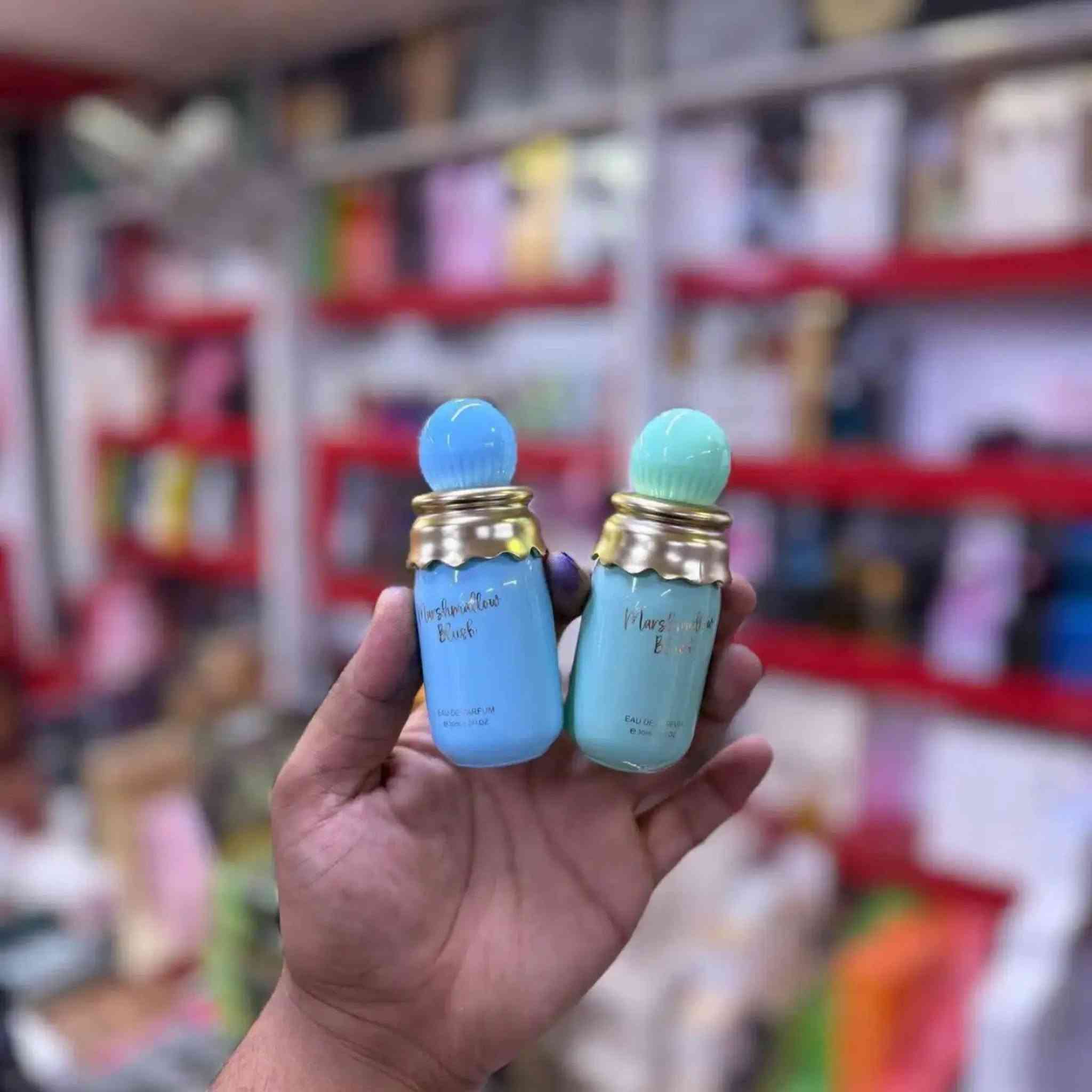 مجموعة Marshmallow Blush للعطور 💕
مجموعة عطور لطيفة ومرحة بتصميم مستوحى من عالم الحلويات، تأتي داخل علبة جذابة باللون البنفسجي والوردي، وتضم 4 عبوات عطر بألوان باستيلية جميلة.
العنوان /كوت /حي الشهداء /شارع الاطلال
متوفر توصيل ***********
