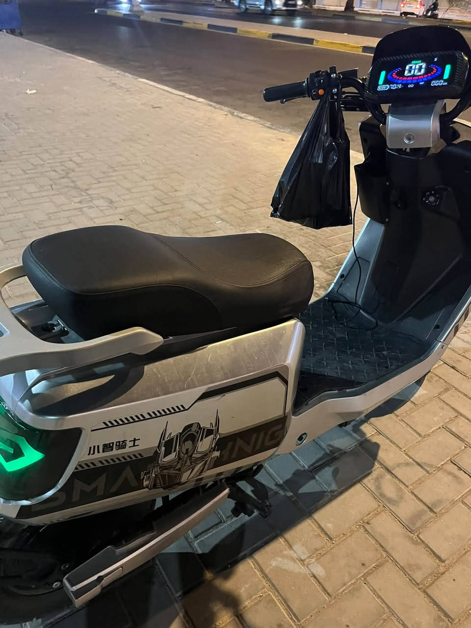 سلام عليكم دراجة كاسحه مديل 2025
6 باتري حجم 32 دبل

سرعه 65حقيقي دراجه طياره✈️

الدراجه كلش حلوه و نضيفه المداكر كاربون فايبر 

نضامR رجوع بيه ام بي ثري

دبل اشاره اشاير يمنه ➡️و يسره ⬅️

الدراجه كامله مكمله لايت عالي ناصي🔦 نشره🚥 بطاريات نضاف كلش السعر575الرقم ***********العنوان البصره القبله حي القائم  الدراجه نازله حاويه من الصين ما صاله هواي
