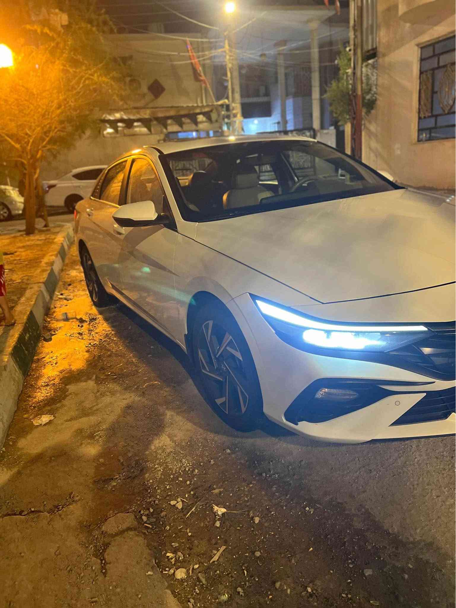 سلام عليكم 

النتره 2024 

موصفات سياره 

ترحيب عند لقتراب

شاشه  عداد ليزري

صندوك كذكي عند لقتراب يفتح

تبريد قطعتين
هواي بيه موصفات
سياره كفاله عامه عده بارد كلش بصيط
سياره بعده جديده 
بكاني البصره
سعره 177 
*********** البصرة, العراق
