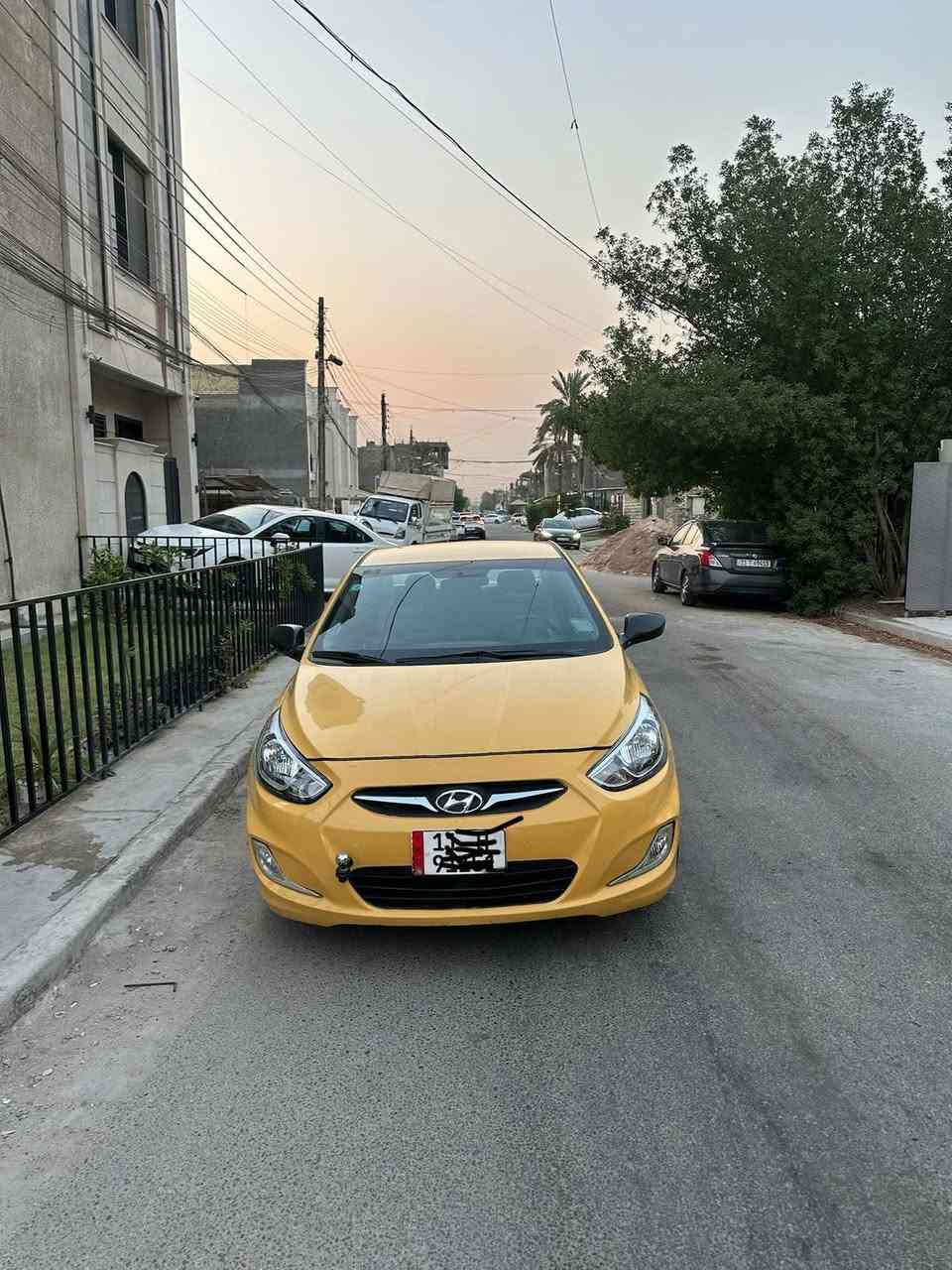 السلام عليكم للبيع هونداي اكسنت موديل ٢٠١٦ وارد أمريكي محرك ١٦٠٠ الرقم الدولي الجديد هزه جديده هيئه وبحث وغرامات مصوره حادثها من أمريكيا بنيد وجاملوغ بدون داخل مكفول شواصي ولغود وتكم السياره جاهزه من كل شي مكان السياره بغداد العامريه السعر 78$ مكلف بالنشر *********** وتحياتي للجميع بغداد, العراق
