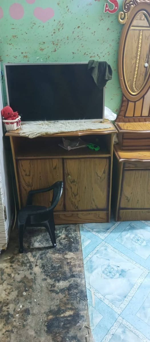 غرفة نوم • ٥ قطع • للبيع