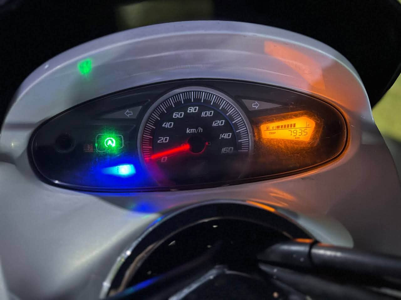 السلام عليكم
ة (PSX)...(جيل الاول)  
🛵للبيع  
دراجة شلعه معدل كهربائيات كلهه شغاله 
دراجة جديده  نضيفه بيها نقص بسيط

السعر:1450 مليون واربعميه وخمسين وبيها مجال
العنوان: مدينه الصدر
رقم الهاتف:***********
