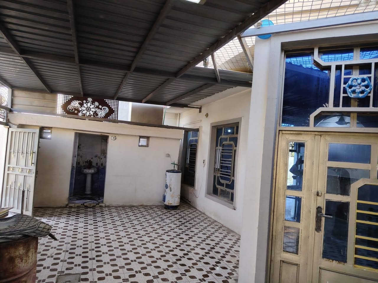 بيع مستعجل
بيت للبيع في حي الامين
قرب مدرسة الاعظميه
المساحه 250متر
شارع ١٠ متر
البيت مكون من غرفتين
السعر 140مليون قابل للتفاوض
مكتب عزت للعقار شارع 60قرب تقاطع جامع التقوى مقابل المول الجديد في حي التأميم
هاتف
***********
***********
