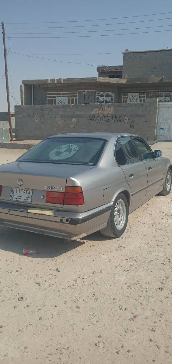 السلام عليكم حبايب
بيئم دبليو حجم ٥٢٥ اصل بليته وسنويه ومكينه موديل ٨٨ رقم انبار ألماني تحويل مباشر السياره مكينه وكير جدد مفتوح صدر نضيف كهربائيات كلها شغاله جام كهرباء مصبوغه عام جماليه بدون ضرر كفاله من الخياس شواصي تكم لغود شركه داخل جلد بلاد مسجل تخم سماعات السياره وارد يابان بدون فتحه نصبه حيل حلوه نواقصها تبريد يرادله كمبريسر والصدر الخلفي والتايرات وسط  بيع او مراوس حسب القناعه سعرها ٤٠ $ مكاني انبار فلوجه ***********
