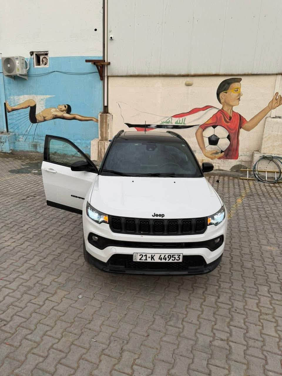 جيب كومباس (2023)
تو كلر
فول مواصفات 
بانوراما 
شاشه دجتال 
سماعة slpine
جنطه كهرباء 
مواصفات جبلية
رادر امامي خلفي 
ماشيه ٢١.٥٠٠ ميل
حادثها امريكا الضرر جاملغ جهه السايق وشبر بالباب 
السعر 160 وبيها مجال 
***********
