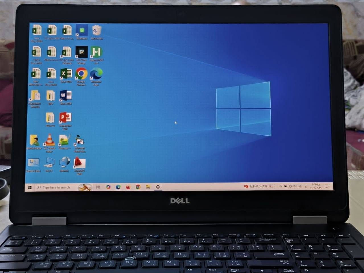 للبيع لابتوب Dell Latitude E5570 بحالة زينة ونظيف، والجهاز شغال بصورة ممتازة وما بيه مشاكل حسب الفحص.
🔹 المعالج: Intel Core i7-6820HQ
🔹 السرعة: 2.70GHz
🔹 الرام: 8GB
🔹 النظام: Windows 10 Pro 64-bit
🔹 الشاشة: 15.6 إنچ
🔹 الجهاز: Dell Latitude E5570
🔹 مناسب للشغل، الدراسة، الأوفيس، الإنترنت والبرامج اليومية.
🔹 الشاشة والكيبورد والجهاز بصورة عامة شغالات.
💰 السعر: 350 ألف دينار 
والبيع للجادين فقط، والتفاوض بالمعقول عند المعاينة.
📍 المكان: بغداد

*********** متوفر واتساب 
للبيع لابتوب Dell Latitude E5570 بحالة زينة ونظيف، والجهاز شغال بصورة ممتازة وما بيه مشاكل حسب الفحص.

نص مكتوب في الصور:
- Arabic (اللغة العربية) keyboard layout
- Settings
- Home
- Find a setting
- stem
- Battery
- Storage
- Tablet
- Multitasking
- Projecting to this PC
- Shared experiences
- System Components
- Clipboard
- Remote Desktop
- Optional features
- About
- Type here to search
- Your PC is monitored and protected.
- See details in Windows Security
- Device specifications
- Device name
- DESKTOP-FIK5SPH
- Processor
- Intel(R) Core(TM) i7-6820HQ CPU @ 2.70GHz 2.70
- GHz
- Installed RAM
- 8.00 GB (7.89 GB usable)
- Device ID
- 9E7C1A59-7473-405F-81A7-11E25C70F0AC
- Product ID
- 00330-50548-70243-AAOEM
- System type
- 64-bit operating system, x64-based processor
- Pen and touch
- No pen or touch input is available for this display
- Copy
- Rename this PC
- Windows specifications
- Edition
- Windows 10 Pro
- Version
- 22H2
- Installed on
- ٢٠٢٢/٠٢/٠٨
- OS build
- 19045.5247
- Experience
- Windows Feature Experience Pack 1000.19060.1000.0
- Change product key or upgrade your edition of Windows
- Related se
- BitLocker s
- Device Ma
- Remote de
- System pro
- Advanced s
- Rename this
- Get hel
- Give fee
- 33°C clilo lulu
