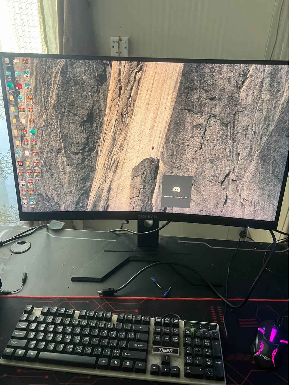 تجميعة كيمنك كامل 
مواصفات التجميعة
� المعالج

Intel Core i5-12400F — الجيل 12

⚙️ الأنوية

6 أنوية / 12 خيط معالجة

🎮 كرت الشاشة

AMD Radeon RX 6700 XT

💾 ذاكرة كرت الشاشة

12 GB VRAM

🧮 الرام

16 GB RAM

🖥️ اللوحة الأم

ASRock H610M-HVS/M.2 R2.0 

ذاكرة التخزين 1TSSD

الشاشة KIKIA BYTE 32” Curved Gaming Monitor — 170Hz

مع كرسي كيمنك وميز كيمنك متكاملة من جميع الاحتياجات
هدية يوبي اس 2000 فولت

للستفسار رقمي *********** وات ساب فقط بغداد, العراق
