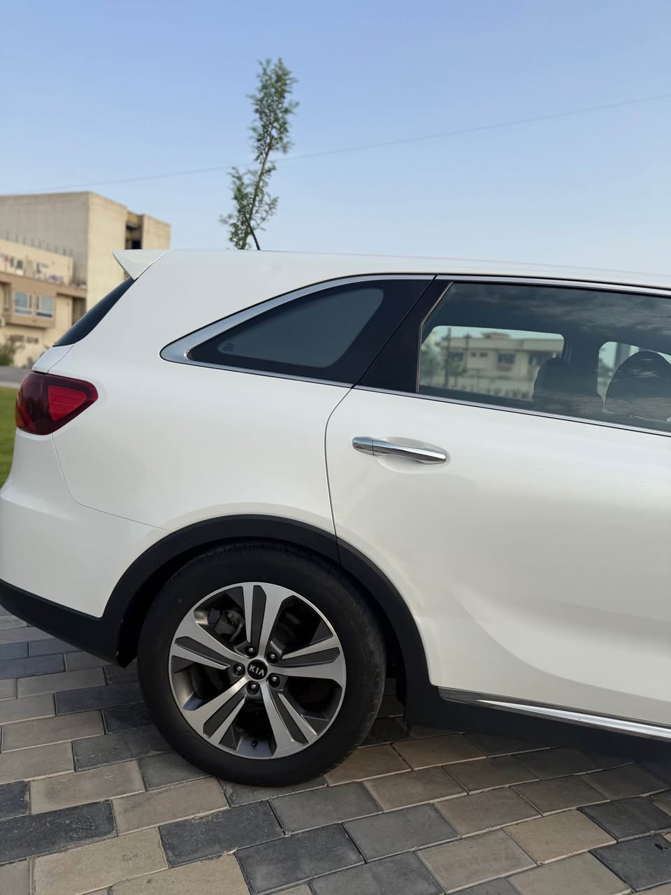 � للبيع كيا سورينتو 2019 خليجي 

🚘 موديل 2019 – 7 راكب
🔹 مكينة 2400
🔹 رقم أربيل
🔹 السيارة باسمي
🔹 كفالة عام
🔹 وارد خليجي
🔹 السيارة بيها ، دحجه بسيطه بالباب الخلفي السياره ماشيه 108 الف 
السعر 215 $
البصره دور ضباط 
*********** البصرة, العراق

