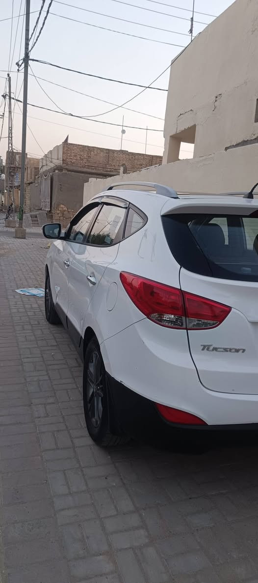 بسم الله الرحمن الرحيم 

🚘 للبيع – هيونداي توسان خليجي موديل 2016
فول مواصفات  مكفوله 

رقم بغداد باسمي الرقم الجديد 
✅ وارد خليجي
✅ محرك 2000 (دوش)
✅ رقم بغداد الرقم الجديد 
✅ السنوية مجددة لغاية سنة 2028
✅ السيارة مكفولة
✅ فول مواصفات ١/١ تحكم استيرن. بنراما. اشاير بالمري. كامره 
✅ التحويل خلال يوم واحد (ثاني يوم).
تبريد السيارة قطعتين 
كاميرا 
📍 مكان السيارة: الديوانيه

💰 المطلوب: 155 
السونار بالمنشور @إشارة 

📞 للاستفسار:
***********
