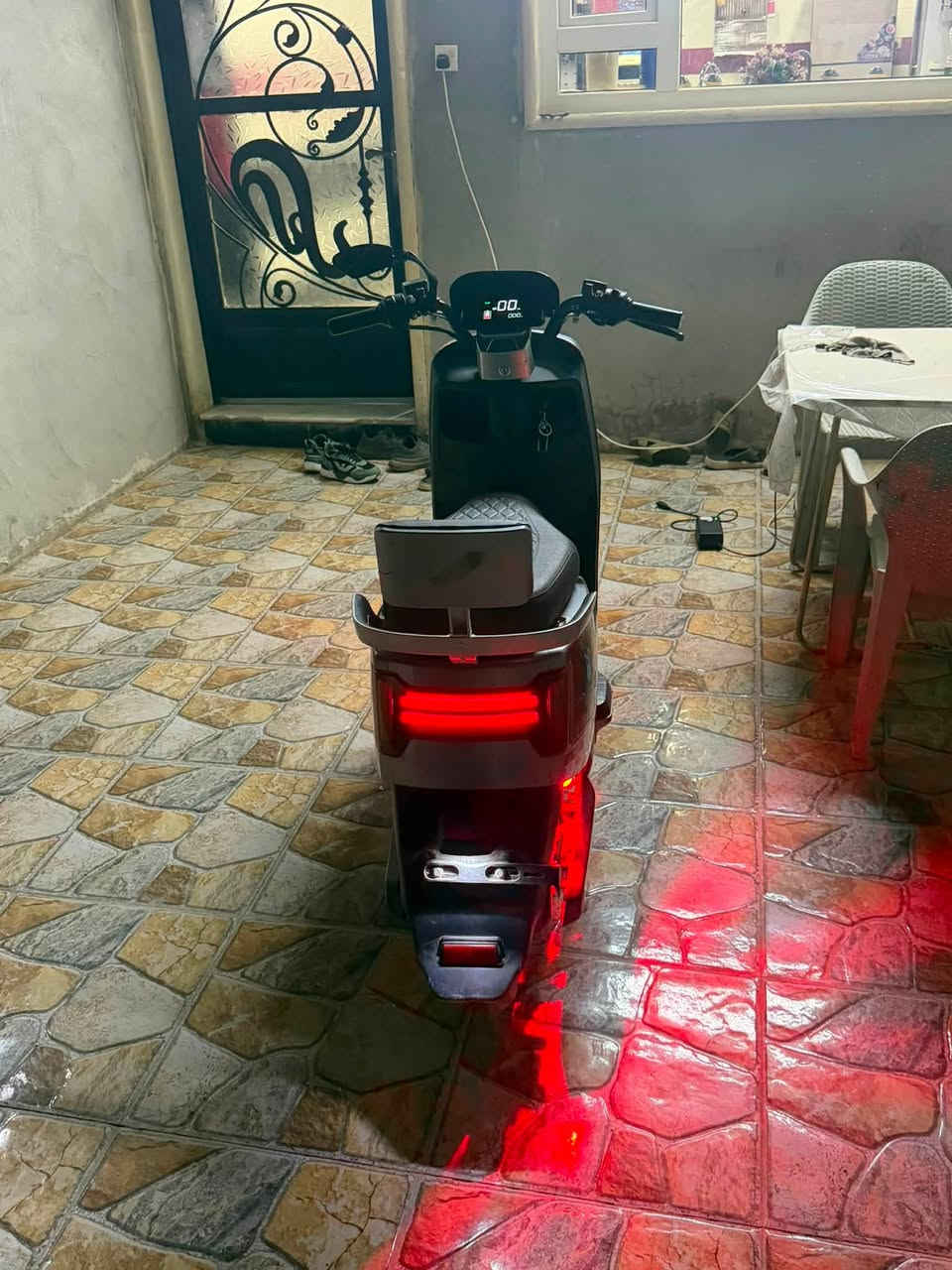 سلام عليكم اخوان عندي هاي دراجه شحن اربع نمر اريد ابيع مستعجل بيها بطاريات مو زينا بس لدراجه تمشي ما بيها شي يوميا امشي بيها اكثر من 10 كيلو متر ما توكفك نضيفه وحلوه 
السعر 350 الف

رقم الهاتف  ***********
