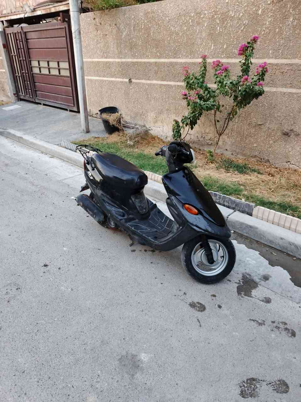 دراجه بيجي نضيفه وحلوه شلعه ومعدل محرك ما تسمع صوت خرسه دراجه مابيه نقص بس باتري باقي كله شغال قفل جنطه اليت عالي وناصي ابيض اشاير شغاله تيرات جداد بيركات امام وخلفي شغالت دراجه حلوه مكاني بغداد الغزاليه السعر ٢١٠ رقم *********** وتساب بي
