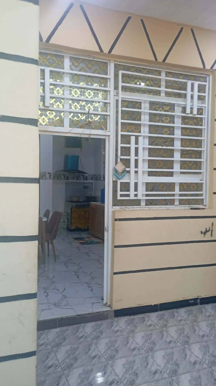🏠 دار للبيع – طابو صرف
📍 الموقع: العسكري، قرب مدرسة المنار، مقابل المتنزه
📐 المساحة: 150 م²
🔹 الطابق الأول:
• غرفة نوم
• صالة
• استقبال
• منور
• حمام داخلي
• مطبخ
• مجمع صحيات خارجية
🔹 الطابق الثاني:
• 3 غرف
• صالة
• هيكل كامل فقط، غير مسقوف
📞 للاستفسار:
مراجعة مكتب عالم العقار في الجمعية مقابل الإطفاء
أو الاتصال على:
***********
***********
#عندك_عقار_للبيع_فقط_راسلنا_اواتصل_وات_ساب
