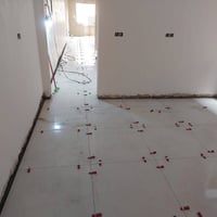 تطبيك سيراميك • ارضيات مرمر • تغليف درج