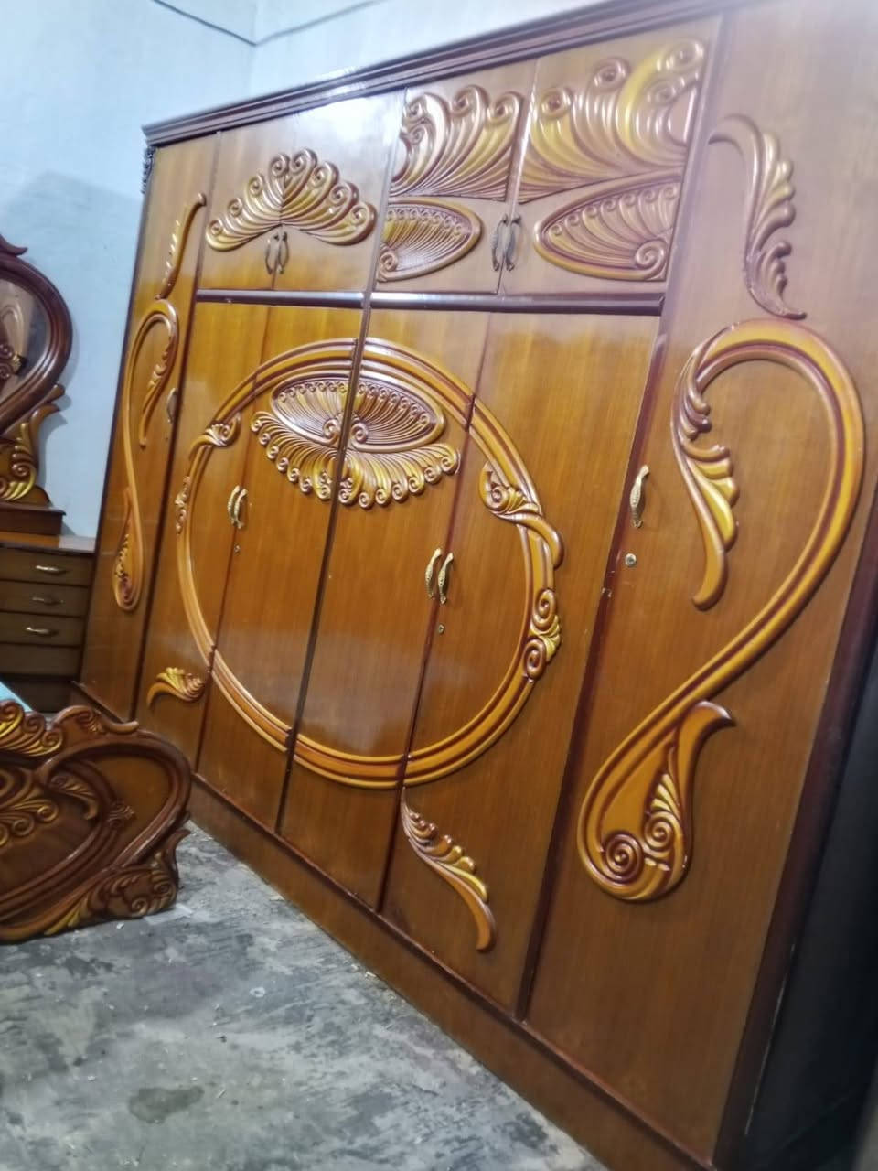 650غرفه ست ابواب مال عرسان صاج داخل وخارج بغداد الحسينيه مال الراشديه وعندي توصيل ***********
